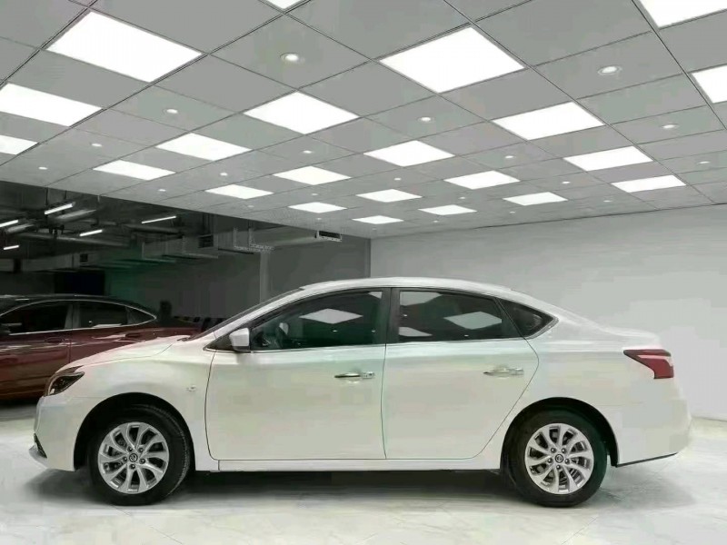 成都20年日产轩逸5