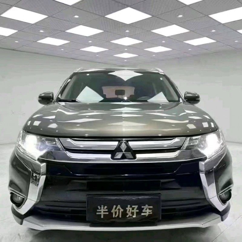 成都17年三菱欧蓝德1