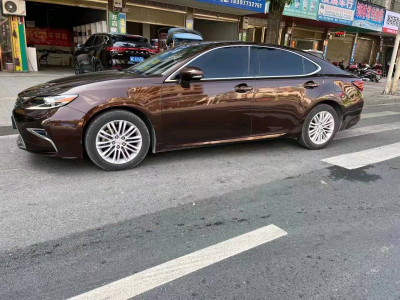 邯郸16年雷克萨斯ES8