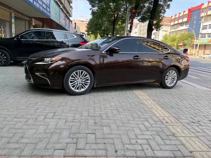 邯郸16年雷克萨斯ES5
