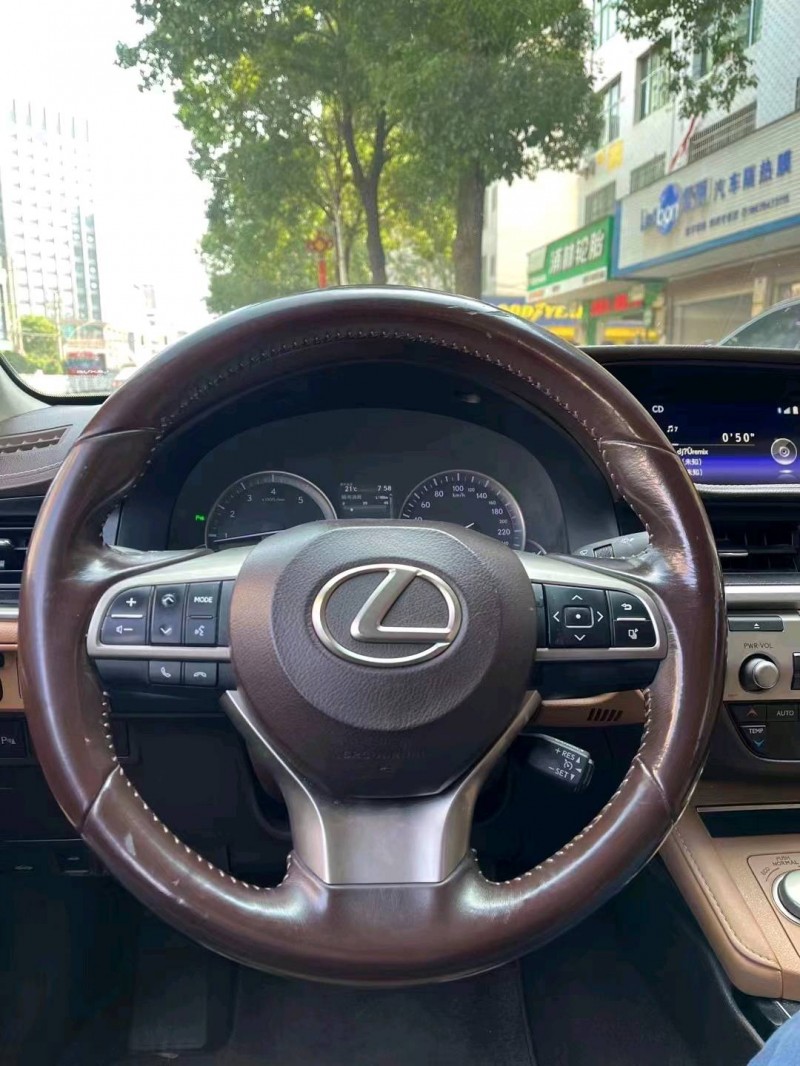邯郸16年雷克萨斯ES2