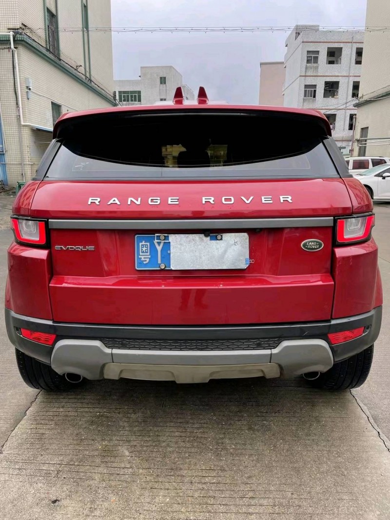 中山17年路虎极光4