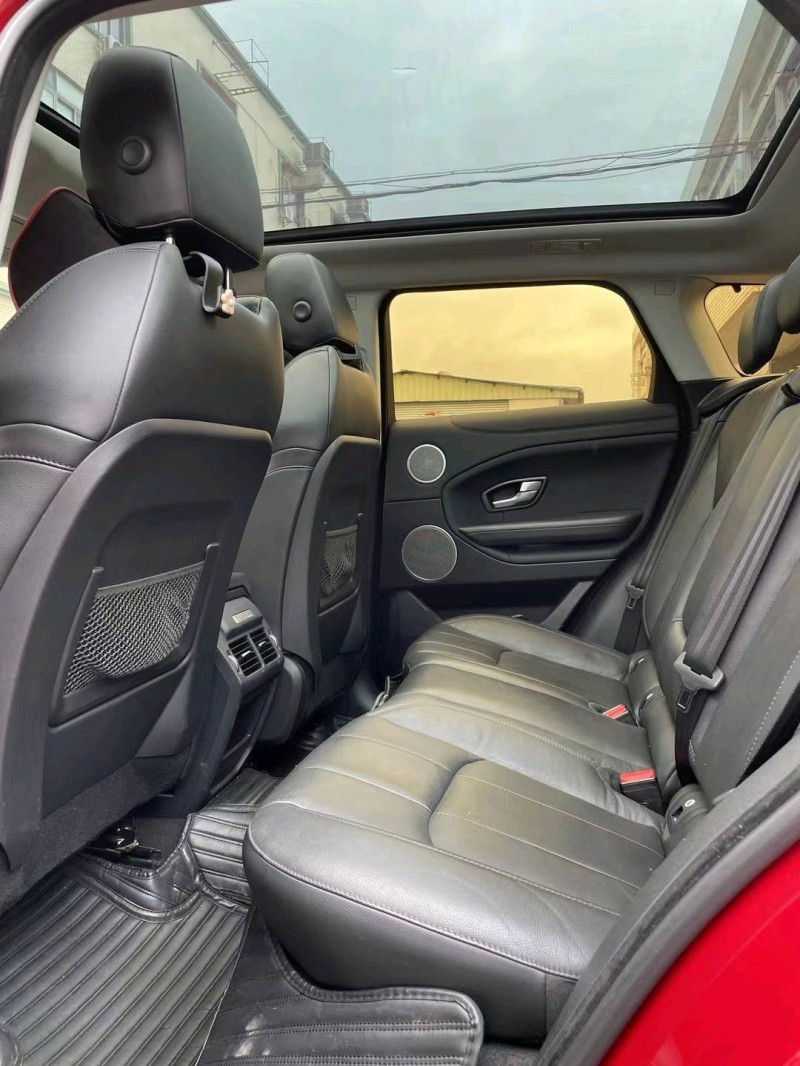 中山17年路虎极光7