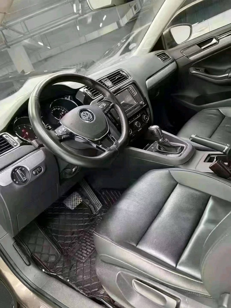 成都18年大众速腾4