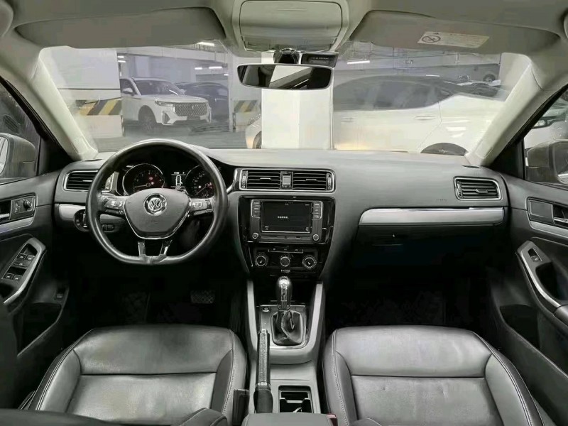 成都18年大众速腾1