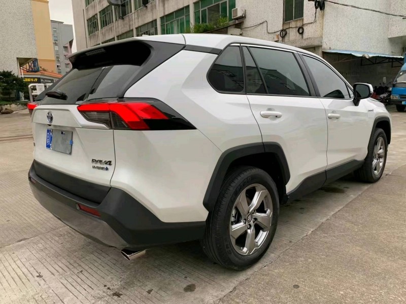 中山22年丰田RAV45