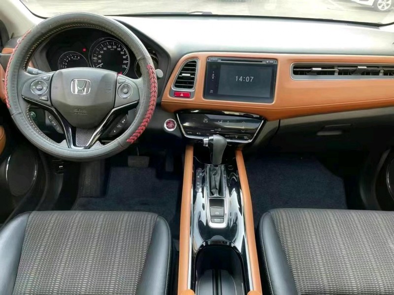 中山18年本田缤智8