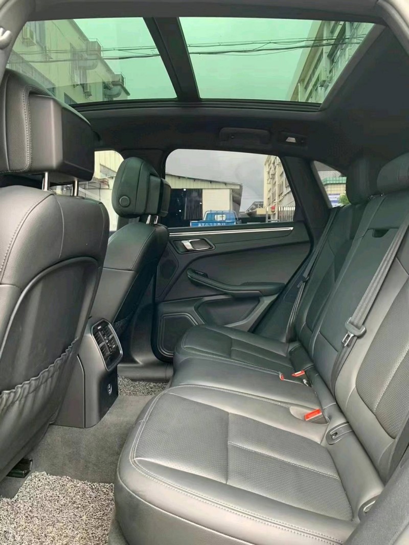 中山21年保时捷Macan7