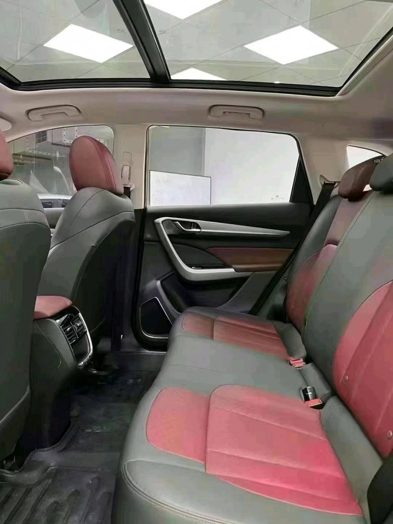 成都21年东风AX7pro7