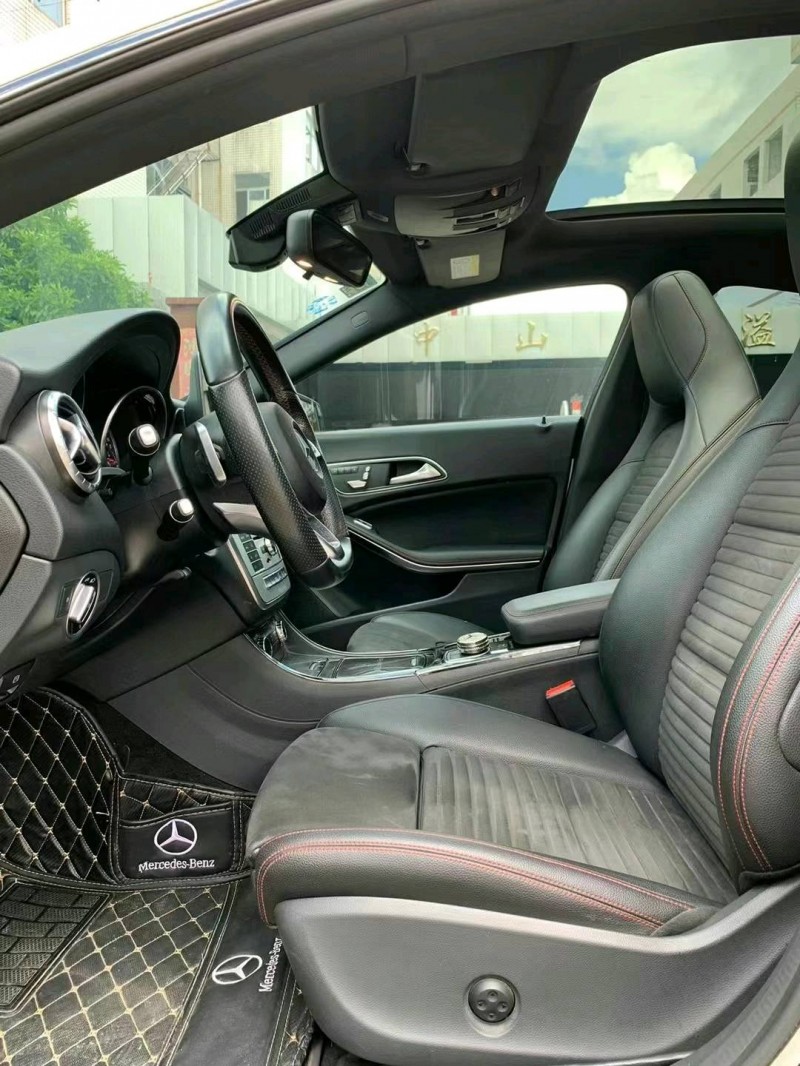 中山18年奔驰CLA8