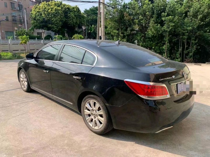 珠海13年别克君越5