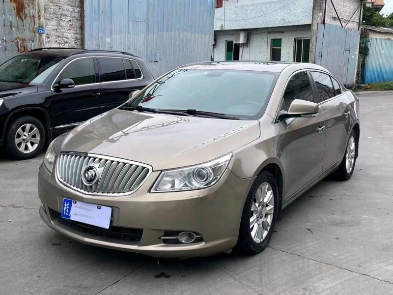 珠海10年别克君越3