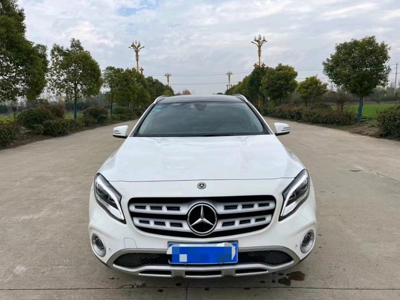 盐城17年奔驰GLA1