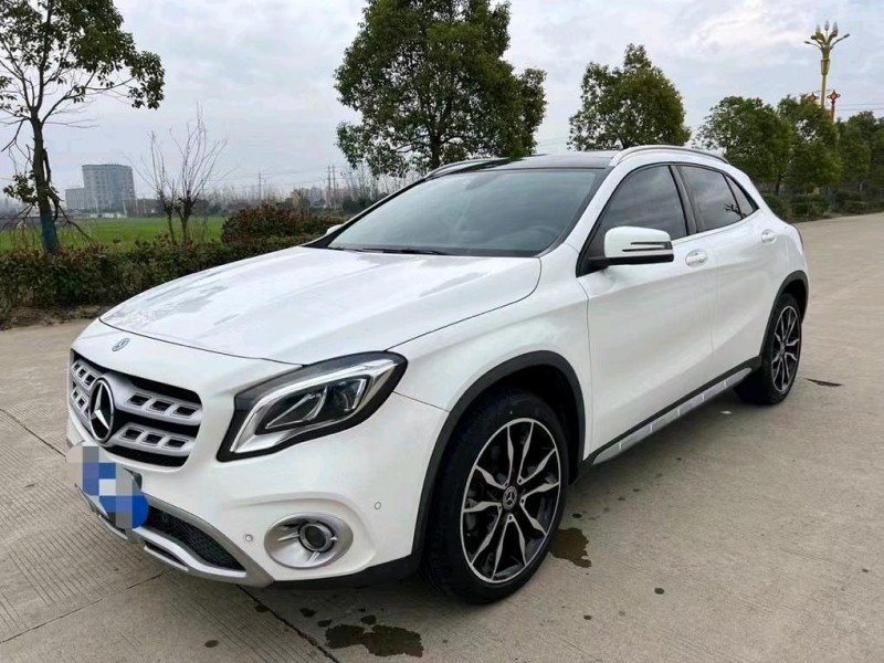 盐城17年奔驰GLA2