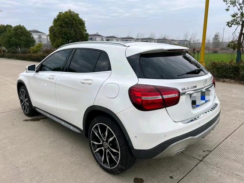 盐城17年奔驰GLA5