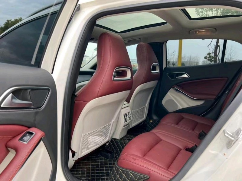 盐城17年奔驰GLA7