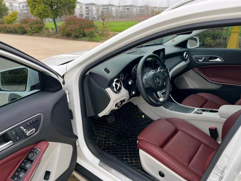 盐城17年奔驰GLA6