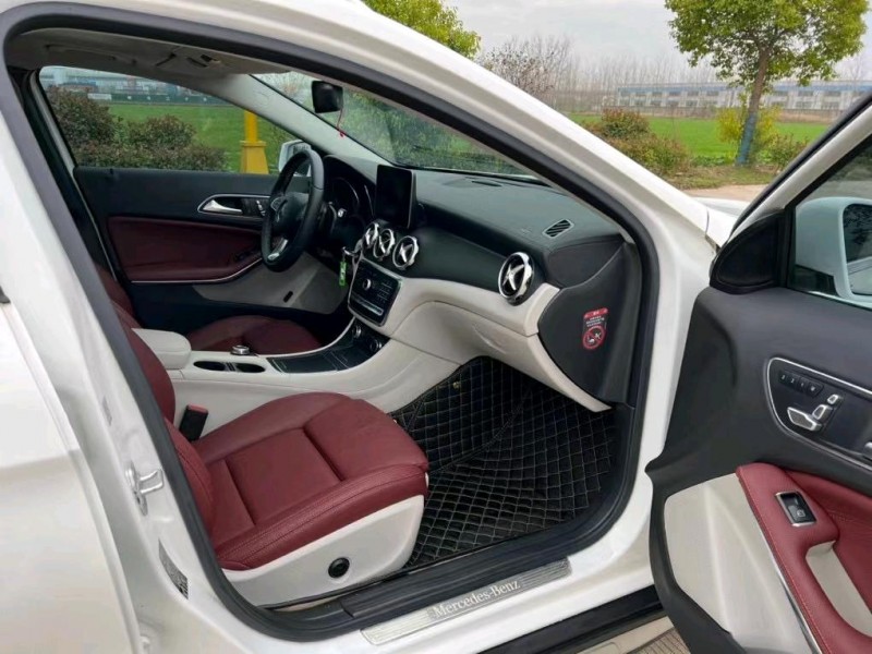 盐城17年奔驰GLA9