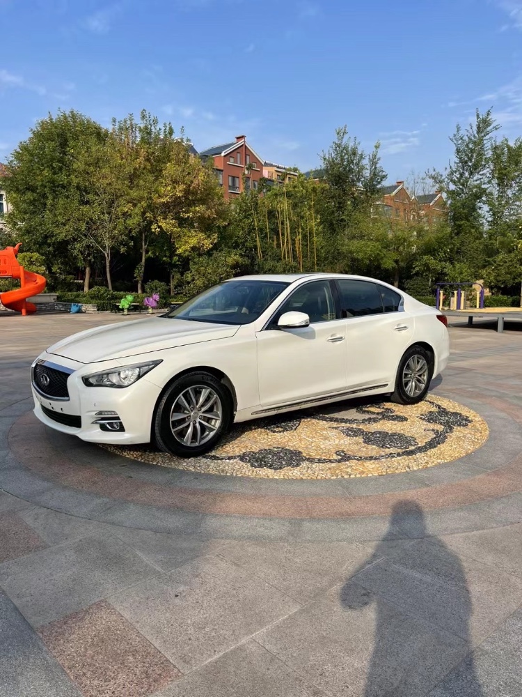 青島16年英菲尼迪Q50L6