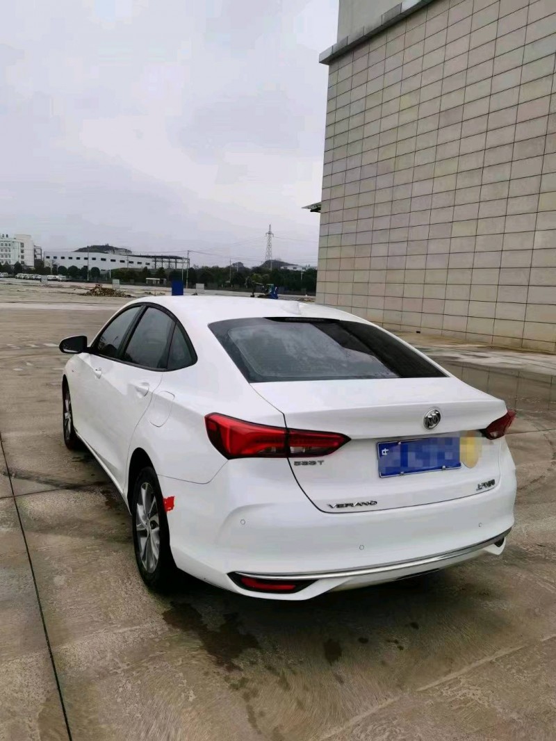 邢台22年别克威朗3