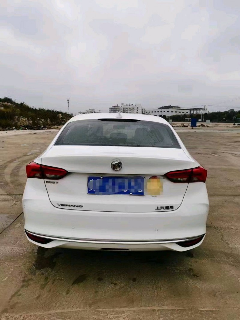 邢台22年别克威朗1