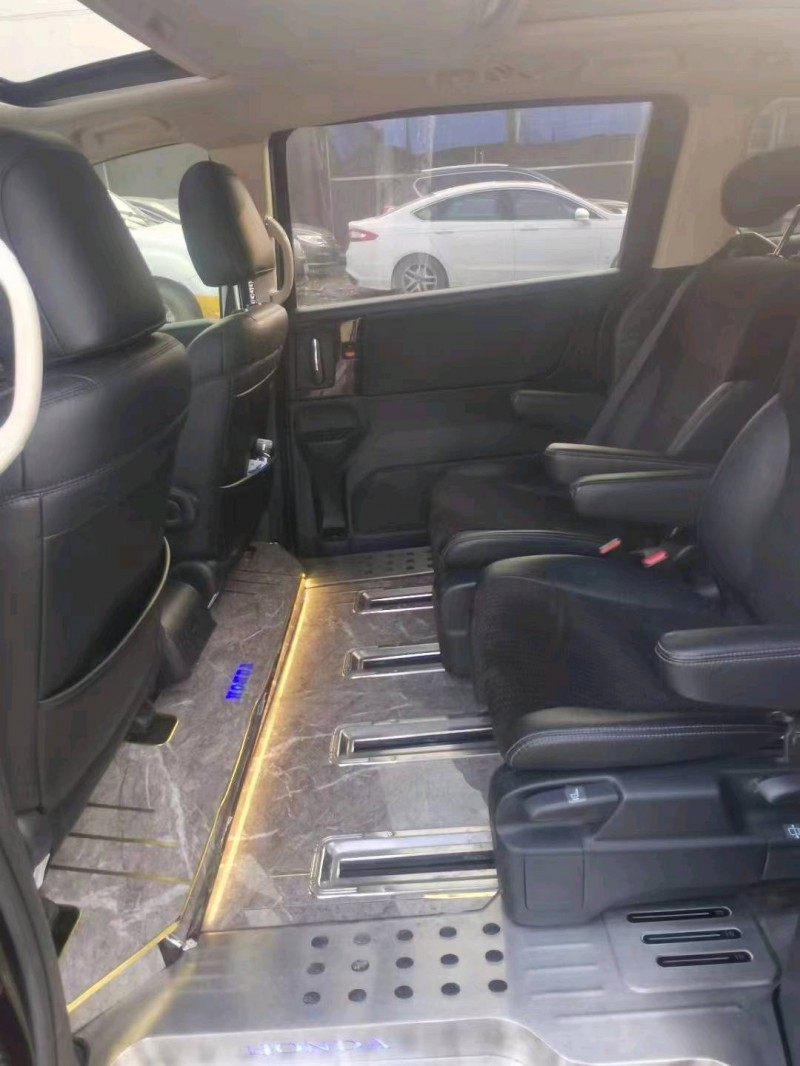 苏州18年本田艾力绅4