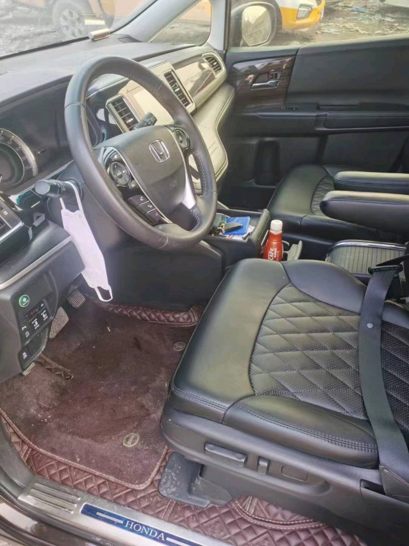 苏州18年本田艾力绅2