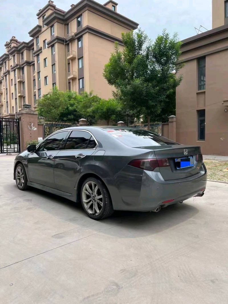 青岛10年本田思铂睿7