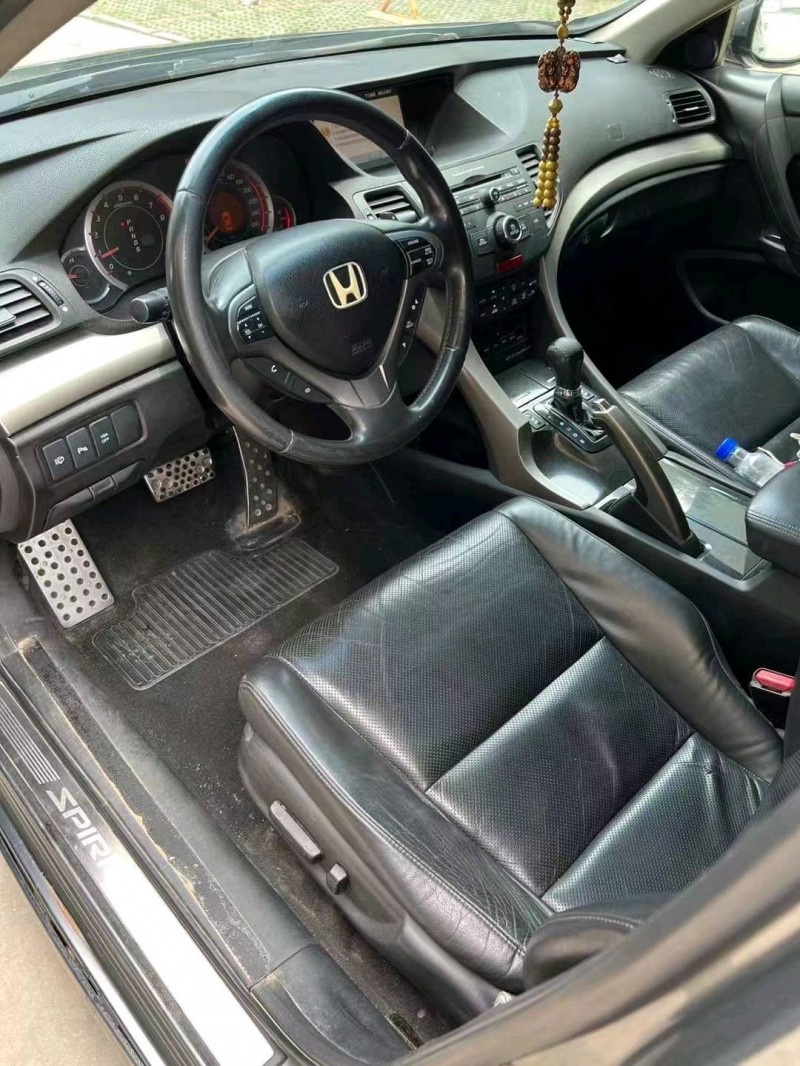 青岛10年本田思铂睿8