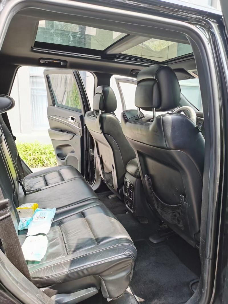 徐州14年Jeep大切诺基4