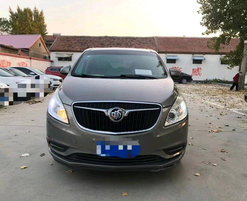 济宁17年别克GL81