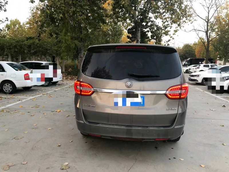 济宁17年别克GL87