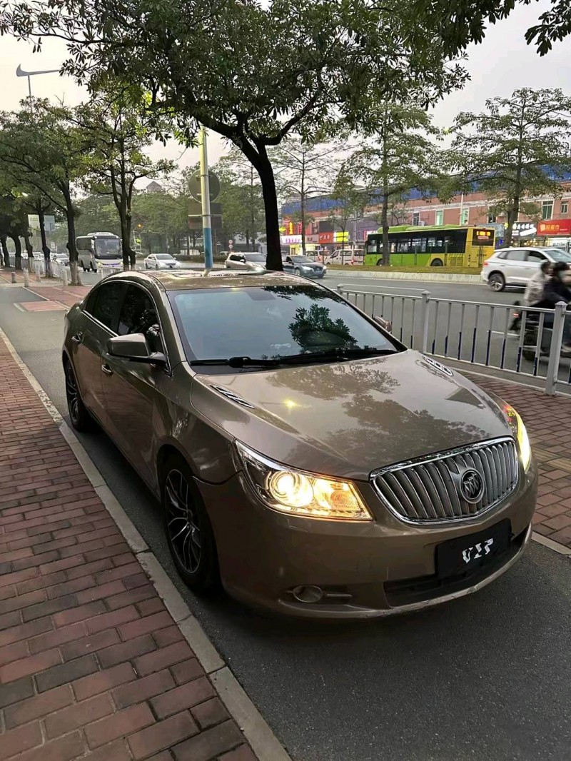 广州10年别克君越2