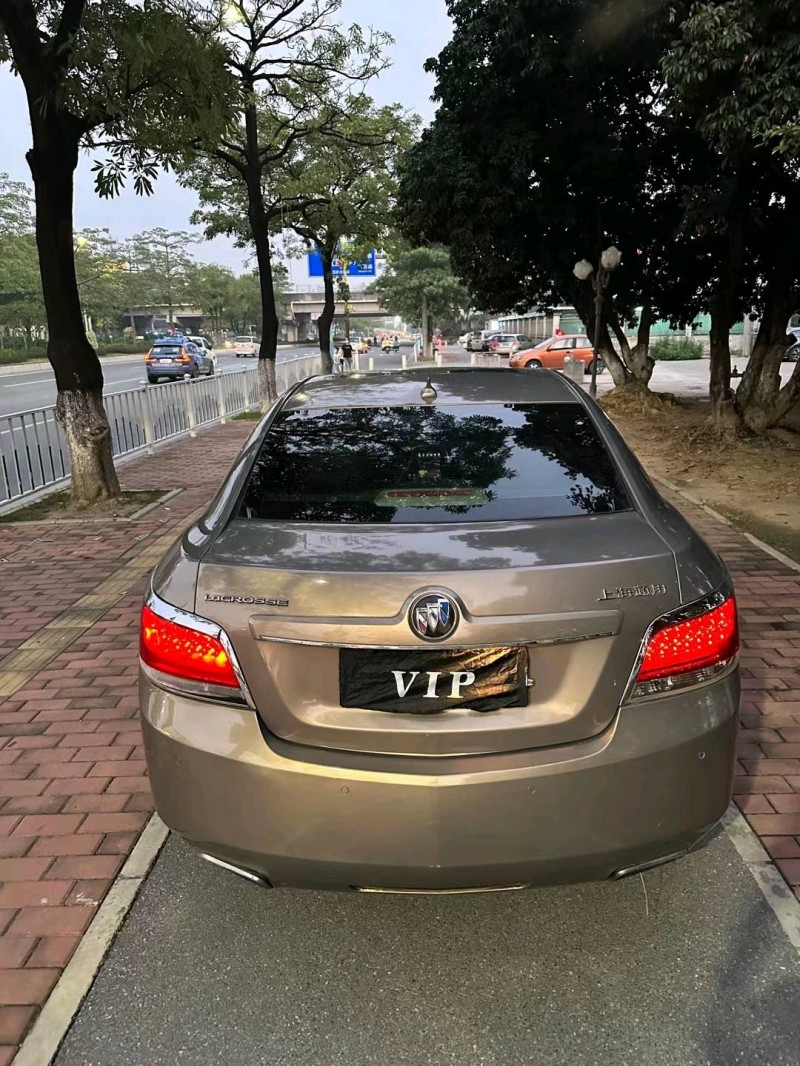 广州10年别克君越9