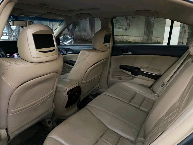 广州10年本田雅阁5