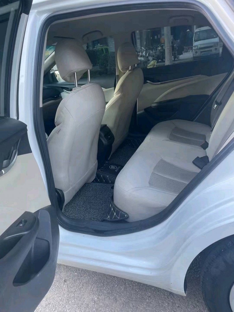 枣庄18年别克威朗2