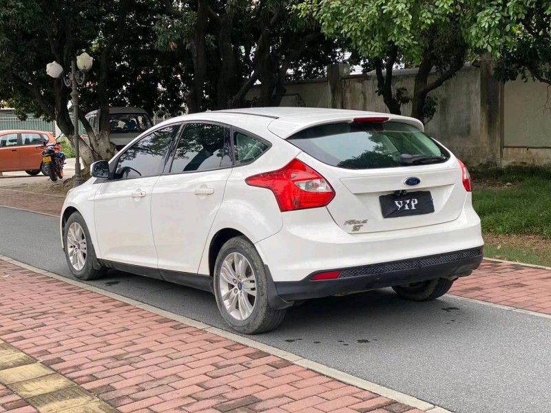 广州14年福特福克斯8