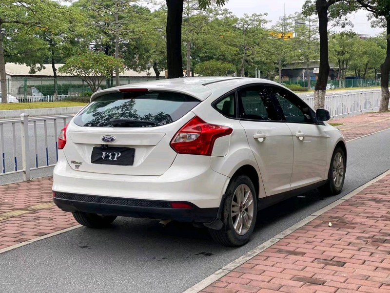 广州14年福特福克斯7