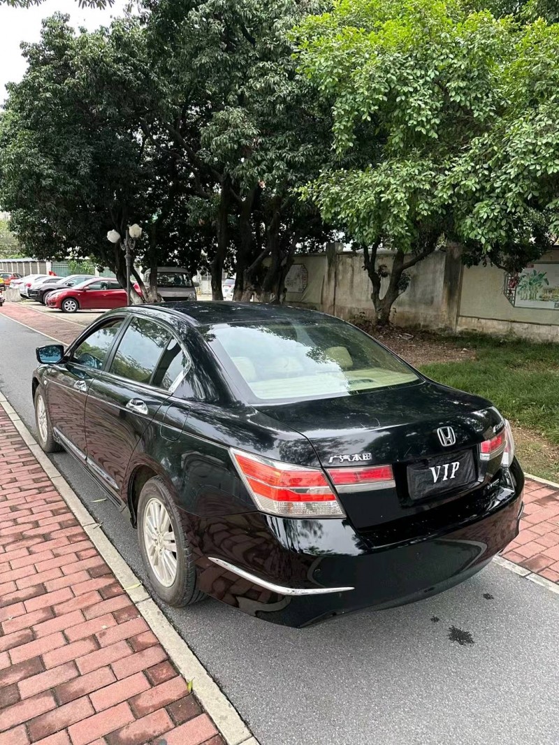 广州09年本田雅阁8