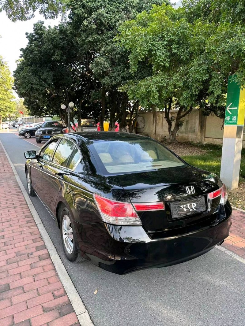广州11年本田雅阁7