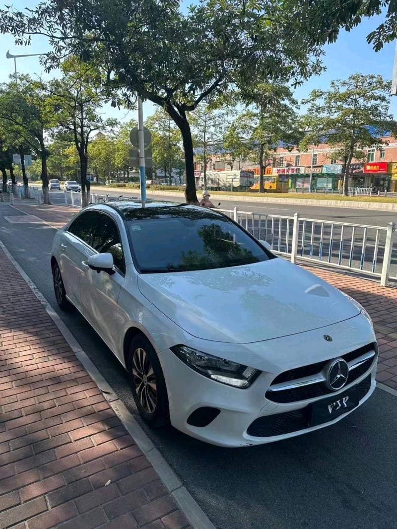 广州19年奔驰A2