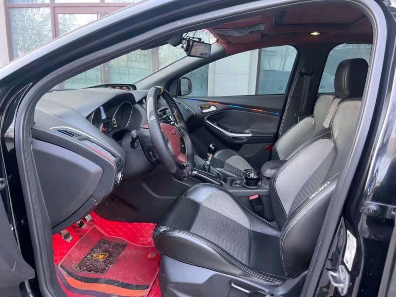 青岛13年福特福克斯5