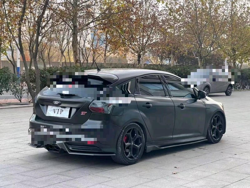 青岛13年福特福克斯7