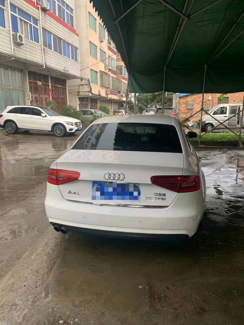 嘉兴14年奥迪A4L3