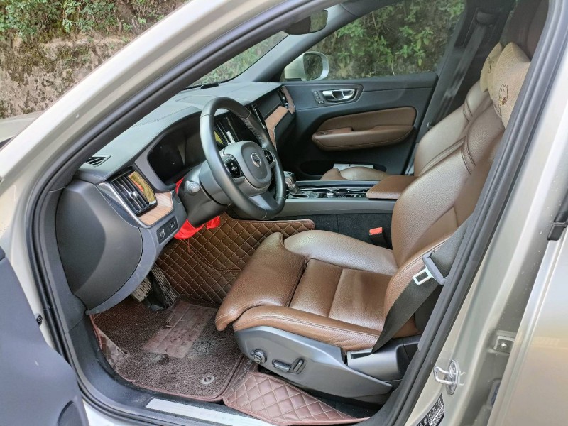 重庆20年沃尔沃XC603