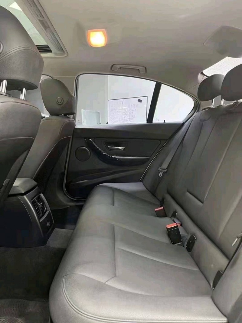 成都16年宝马3系9