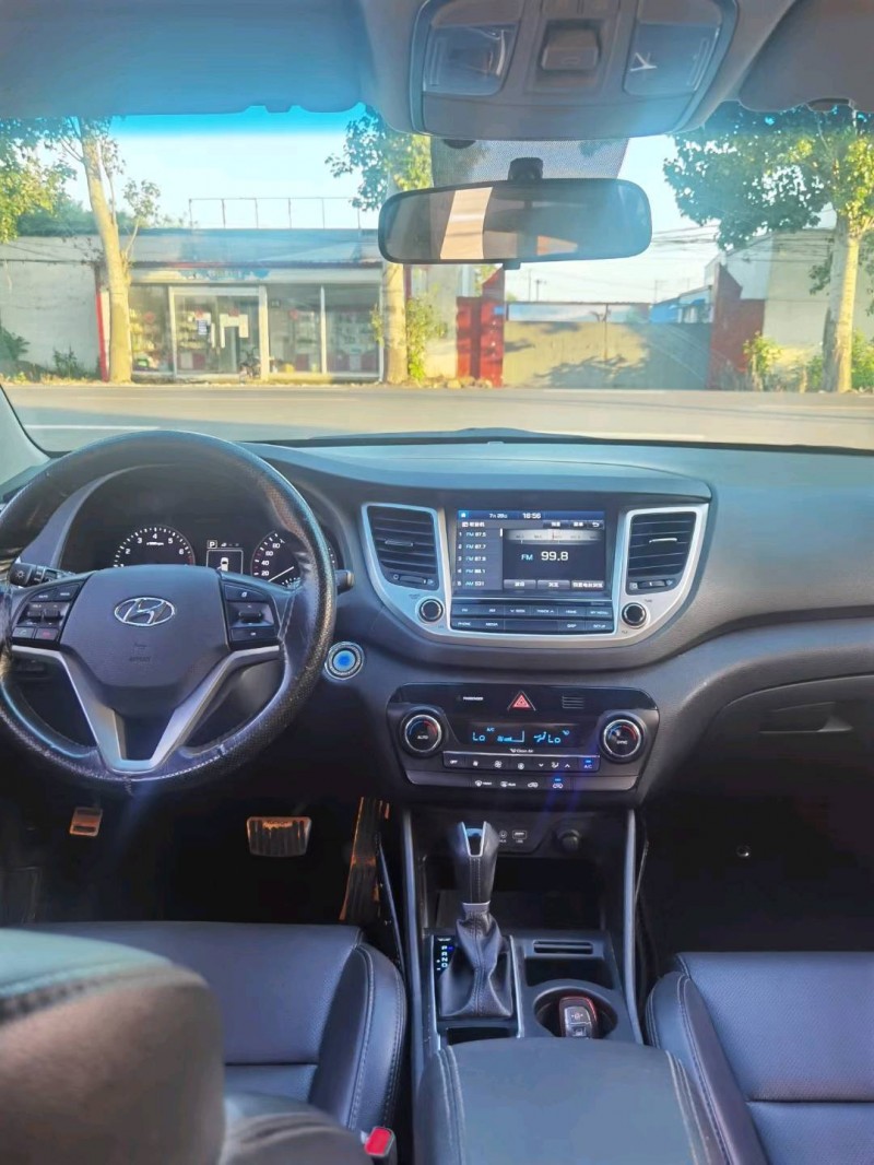 保定16年现代途胜6