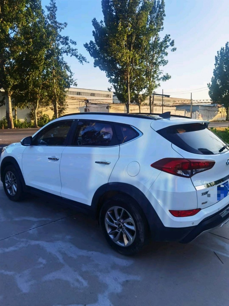 保定16年现代途胜7