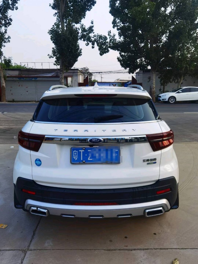 保定20年福特领界8