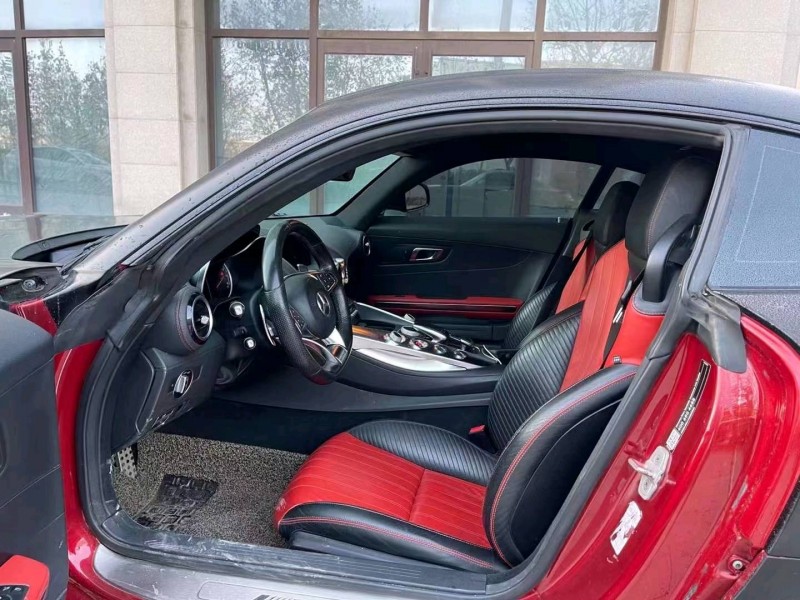 青岛16年奔驰AMG4